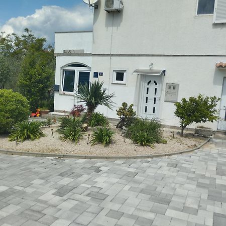 Apartment Lucia Punat Zewnętrze zdjęcie